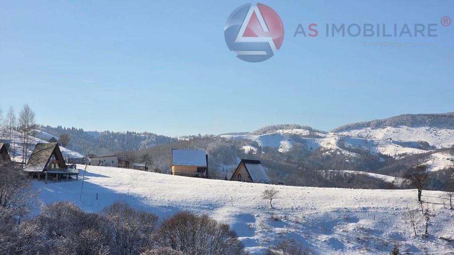 Teren intravilan de 10669 mp, în Moieciu de Jos