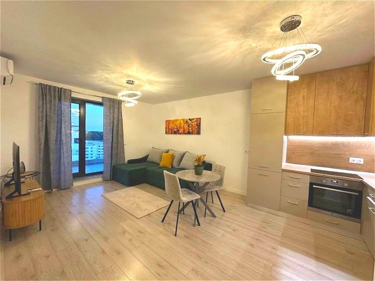 Apartament cu 2 camere semidecomandat, mobilat în Băneasa