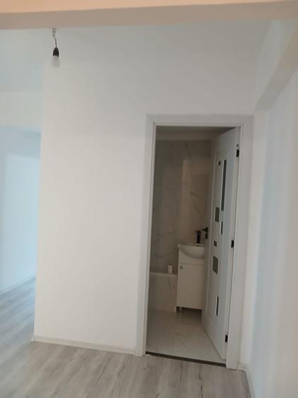 Apartament cu 3 camere decomandat în Păcii