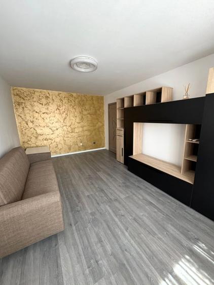 Apartament cu 3 camere în Cetate