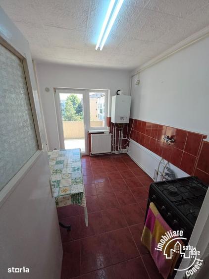 Apartament cu 3 camere semidecomandat în Micro 15