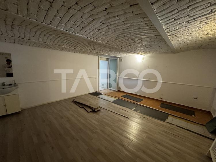 Spațiu comercial, de 85 mp, în Central