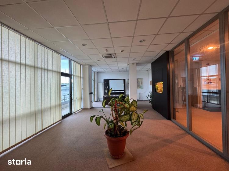 Spațiu comercial, de 367 mp, în Vitan