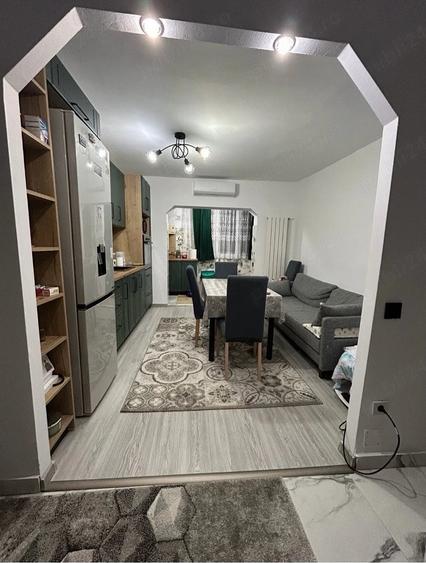 Apartament cu 2 camere decomandat în Central