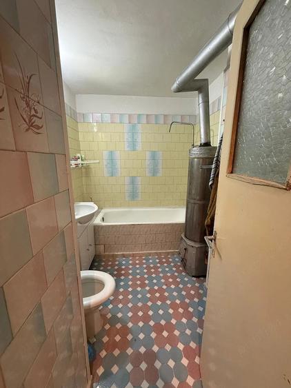 Apartament cu 4 camere decomandat în Central