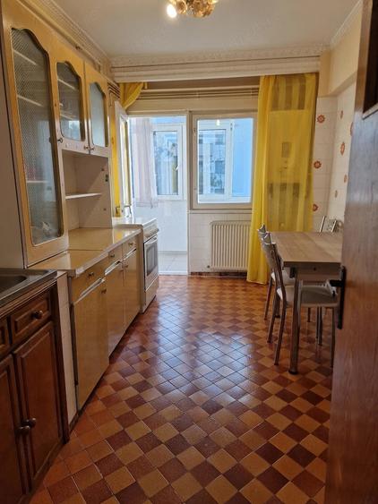 Apartament cu 3 camere decomandat în Banat