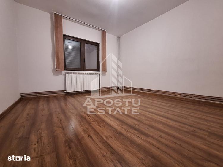 Apartament cu 3 camere decomandat, mobilat în Banu Mărăcine