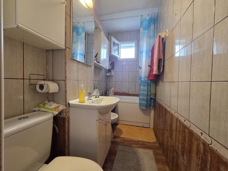 Apartament cu 2 camere nedecomandat, mobilat în Mircea cel Bătrân