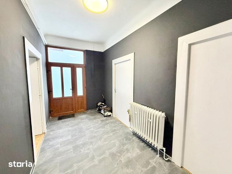 Casă cu 3 camere decomandat cu Canalizare în Central