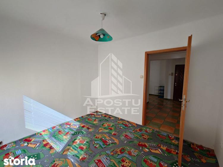 Apartament cu 3 camere, mobilat în Circumvalațiunii
