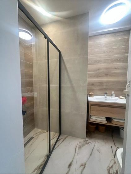Apartament cu 3 camere decomandat în Aninoasa
