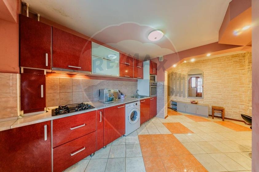 Apartament cu 2 camere semidecomandat, mobilat în P-ța Spitalului