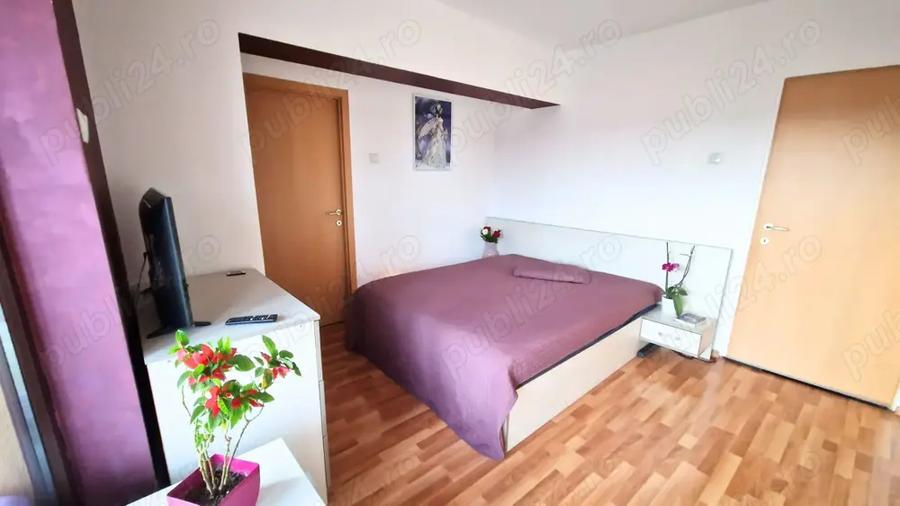 Apartament cu 3 camere semidecomandat în Central