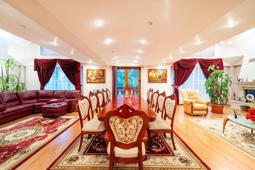 Casă individuală cu 20 camere cu Piscina în Ultracentral