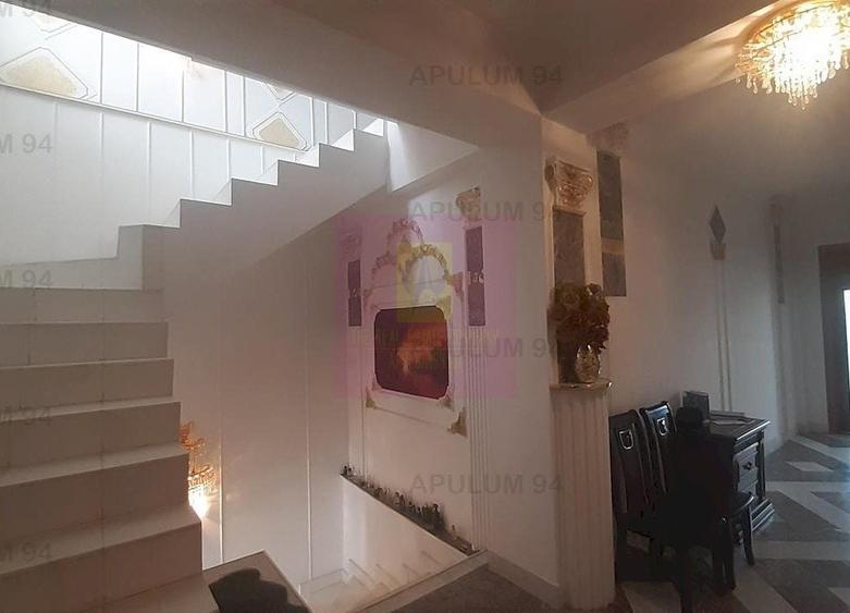 Casă individuală cu 15 camere decomandat cu Canalizare în Băneasa