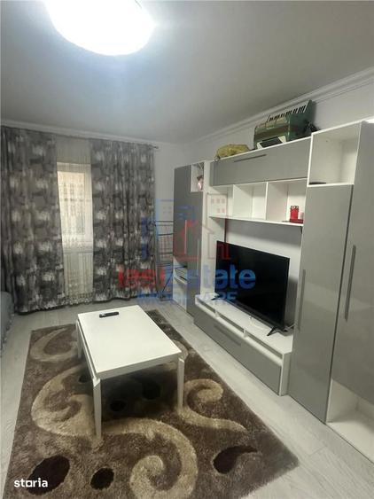 Apartament cu 3 camere decomandat în Canta