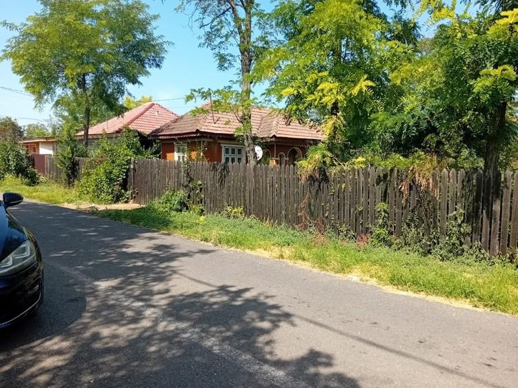 Casă individuală cu 3 camere cu Teren 1040 Mp în Lehliu