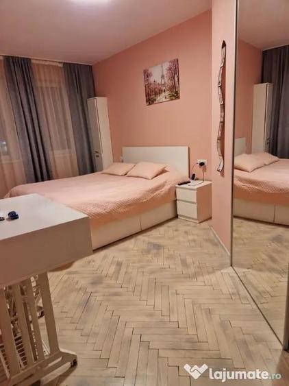 Apartament cu 3 camere decomandat în Torontalului