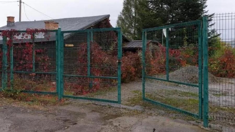 Casă individuală cu 5 camere cu Teren 1481 Mp în Nord
