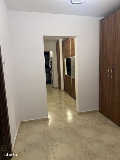 Apartament cu 3 camere decomandat în Berceni