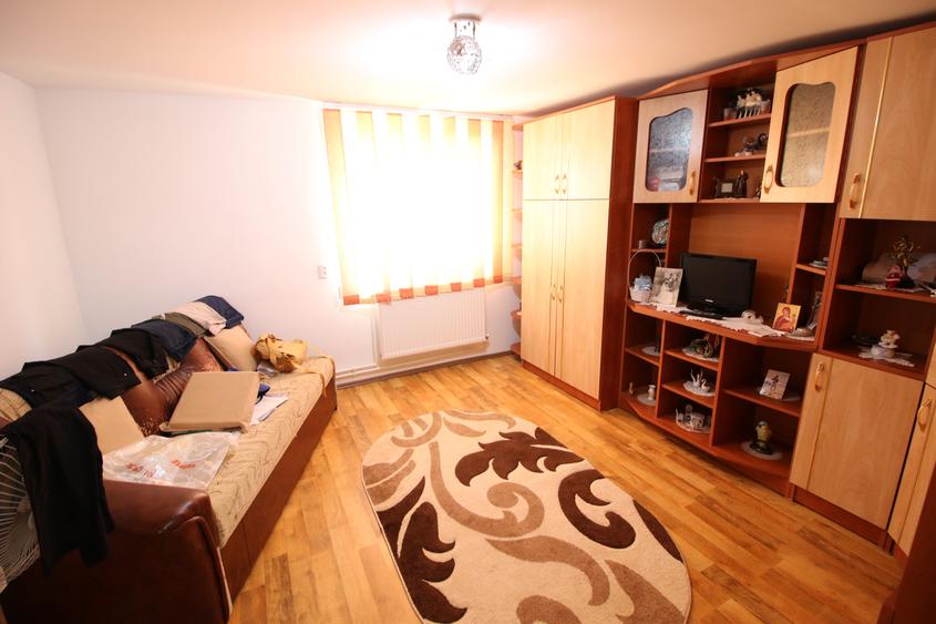 Casă individuală cu 3 camere cu Canalizare în Tulucești