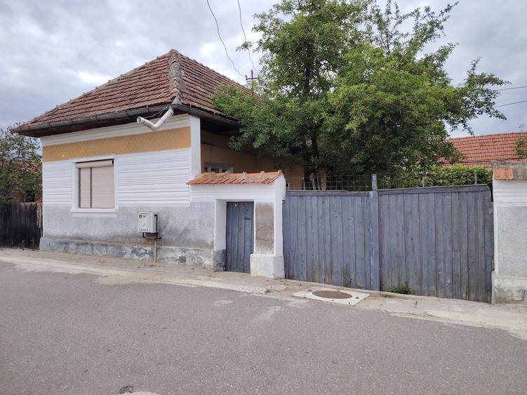 Casă cu 4 camere în Copăcel