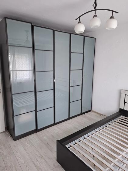 Apartament cu 3 camere semidecomandat în Mărășești