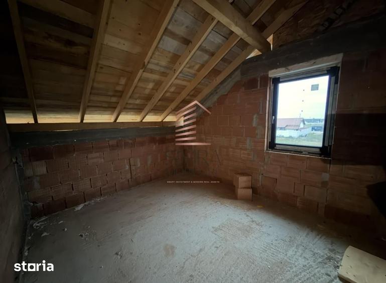 Casă cu 5 camere cu Teren 500 Mp în Sântandrei