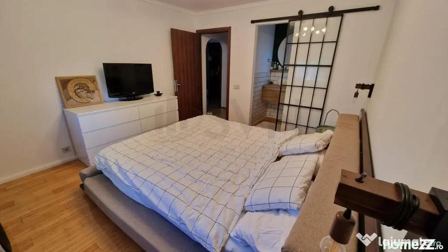 Apartament cu 3 camere decomandat în Drumul Sării