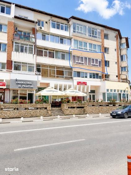 Apartament cu 3 camere decomandat în Central