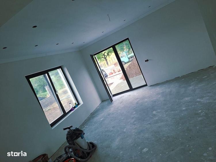 Casă cu 4 camere în Central