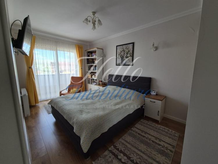 Apartament cu 3 camere decomandat, mobilat în Florești