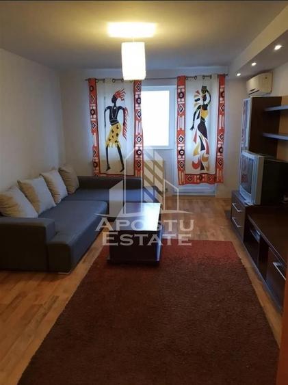Apartament cu 3 camere decomandat, mobilat în Micălaca
