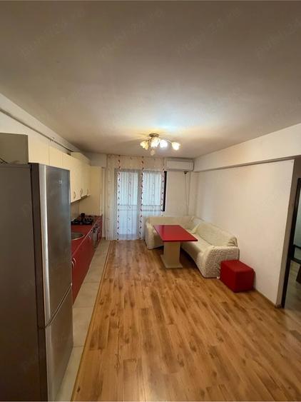 Apartament cu 3 camere decomandat în Florești