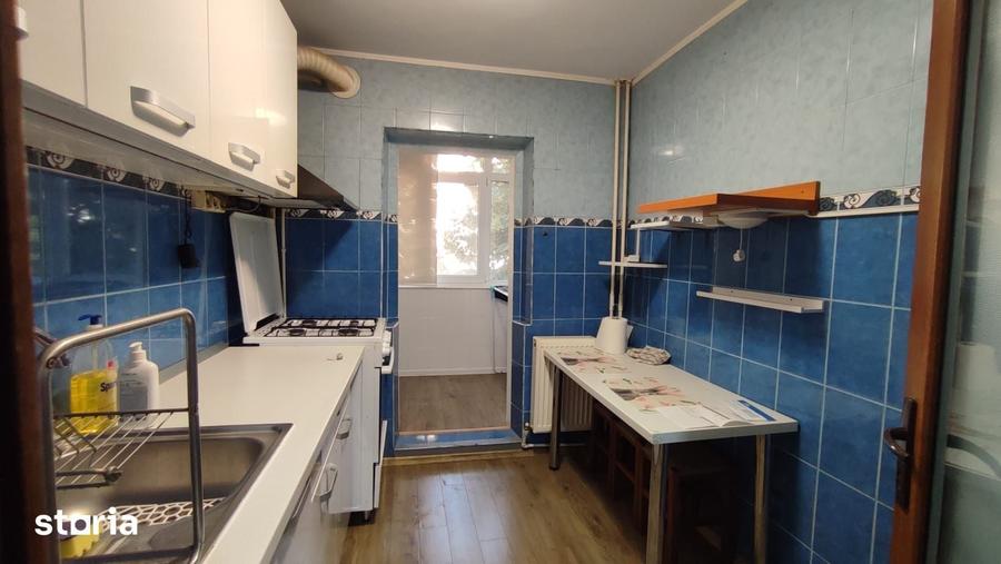 Apartament cu 3 camere decomandat în Micro 16