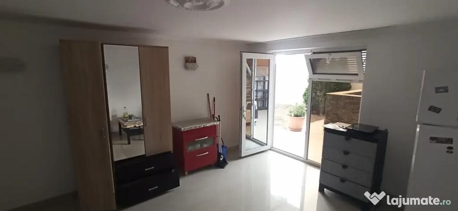 Casă cu 4 camere cu Teren 300 Mp în Central