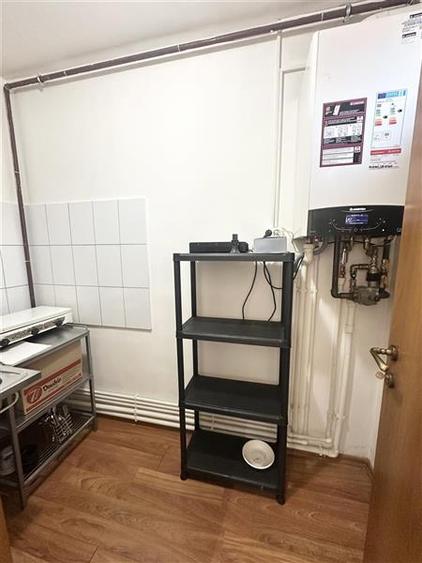 Casă individuală cu 8 camere cu Canalizare în Casa de Cultură