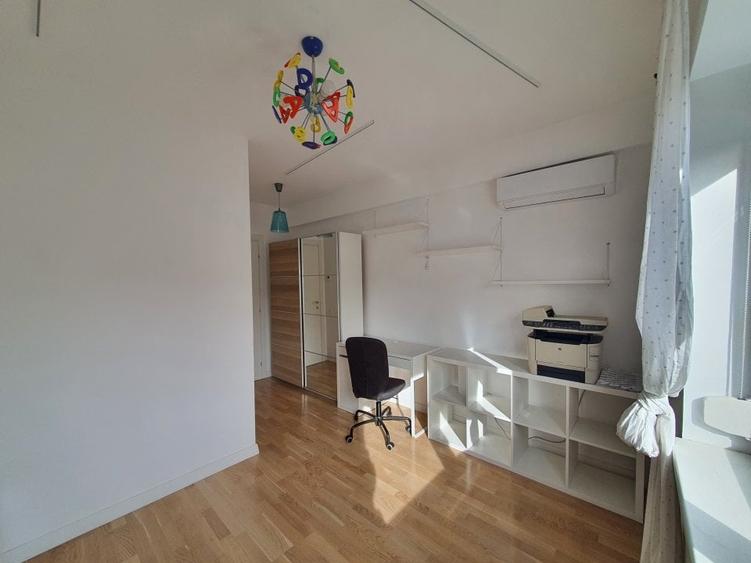 Apartament cu 3 camere decomandat în Domenii