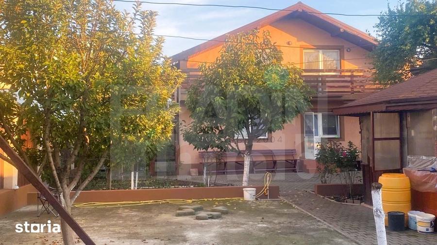 Casă cu 5 camere cu Teren 530 Mp în Central