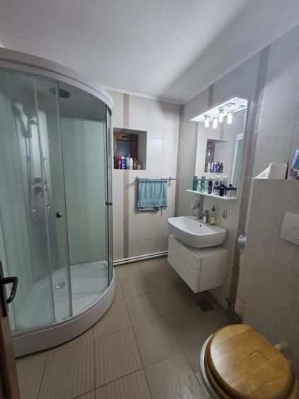 Apartament cu 3 camere decomandat în Tomis III