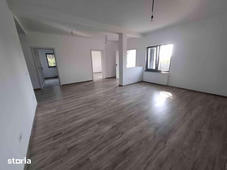 Casă cu 5 camere cu Teren 390 Mp în Hemeiuș