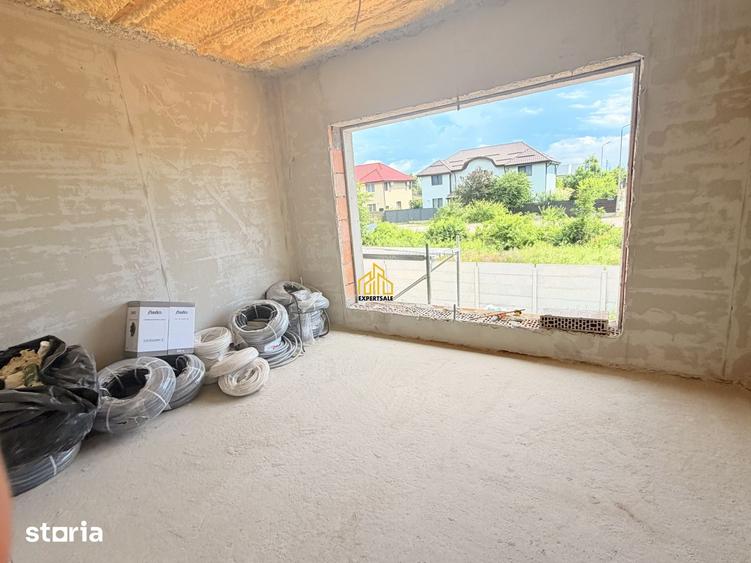 Casă cu 5 camere cu Teren 364 Mp în Domnești