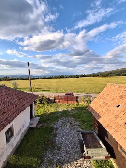 Casă cu 3 camere în Bercioiu