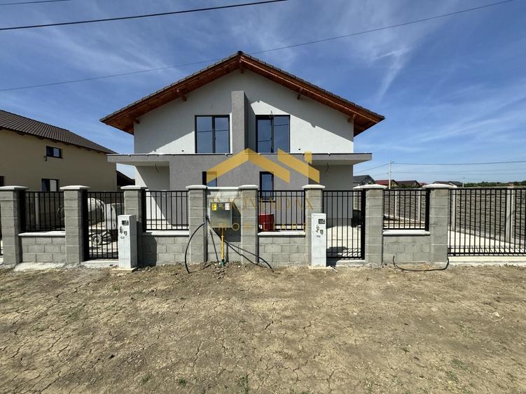 Duplex cu 4 camere cu Canalizare în Bucovăț (Remetea Mare)