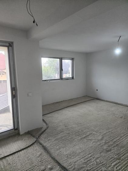 Casă individuală cu 4 camere cu Garaj în Bucov
