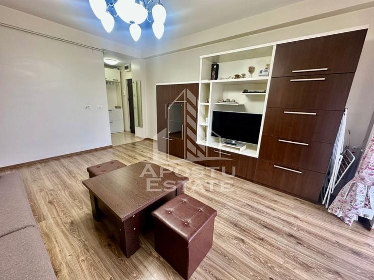 Apartament cu 2 camere semidecomandat în Giroc