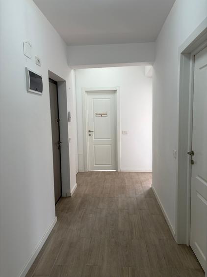 Apartament cu 3 camere decomandat în Titan