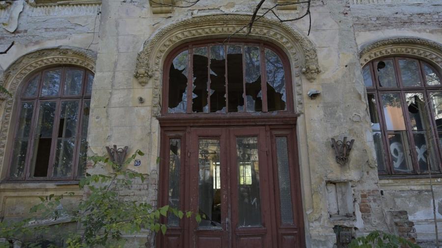 Casă individuală cu 13 camere cu Teren 956 Mp în Unirii