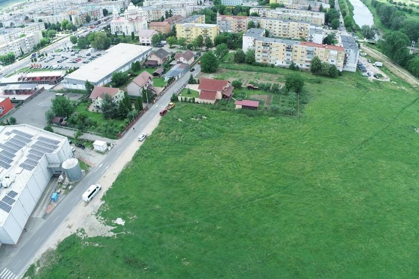 Teren de 2200 mp, în Central