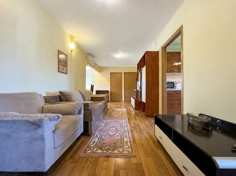 Apartament cu 3 camere în Nicolina